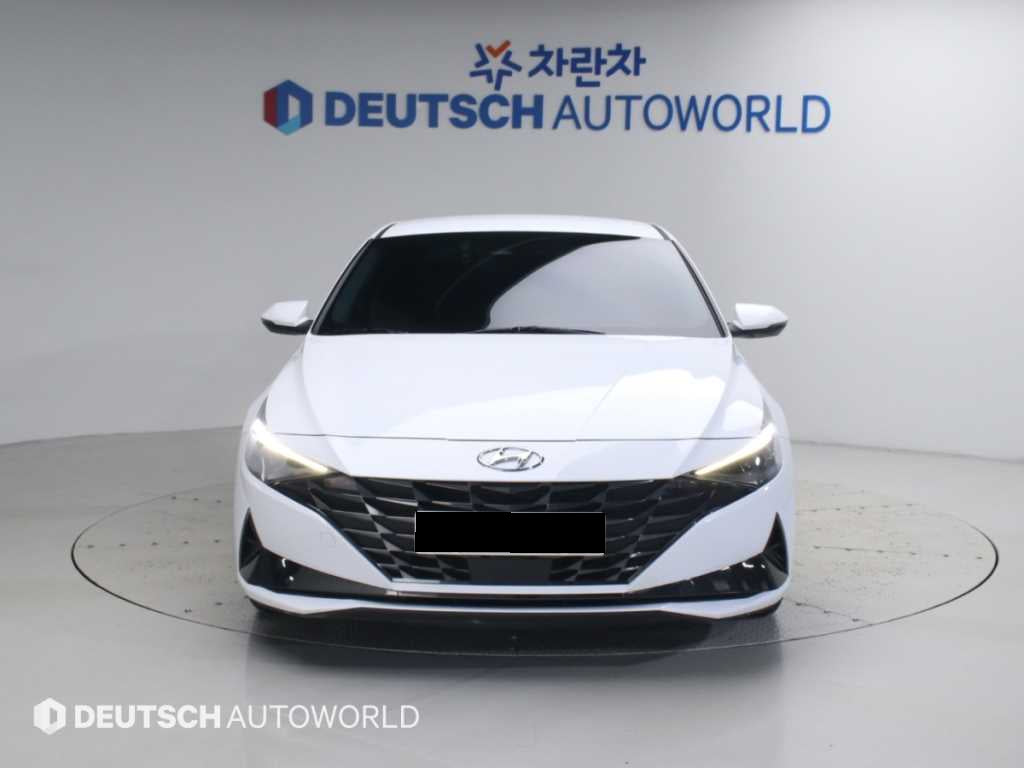 Hyundai Avante — photo 02
