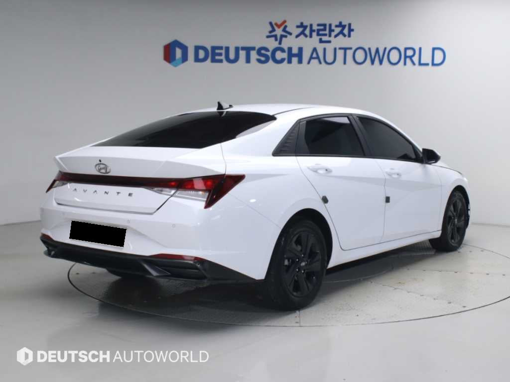 Hyundai Avante — photo 05