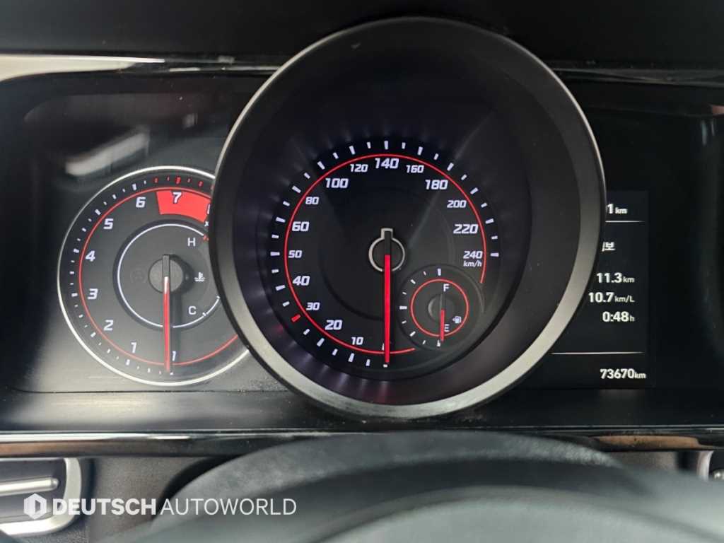 Hyundai Avante — photo 12