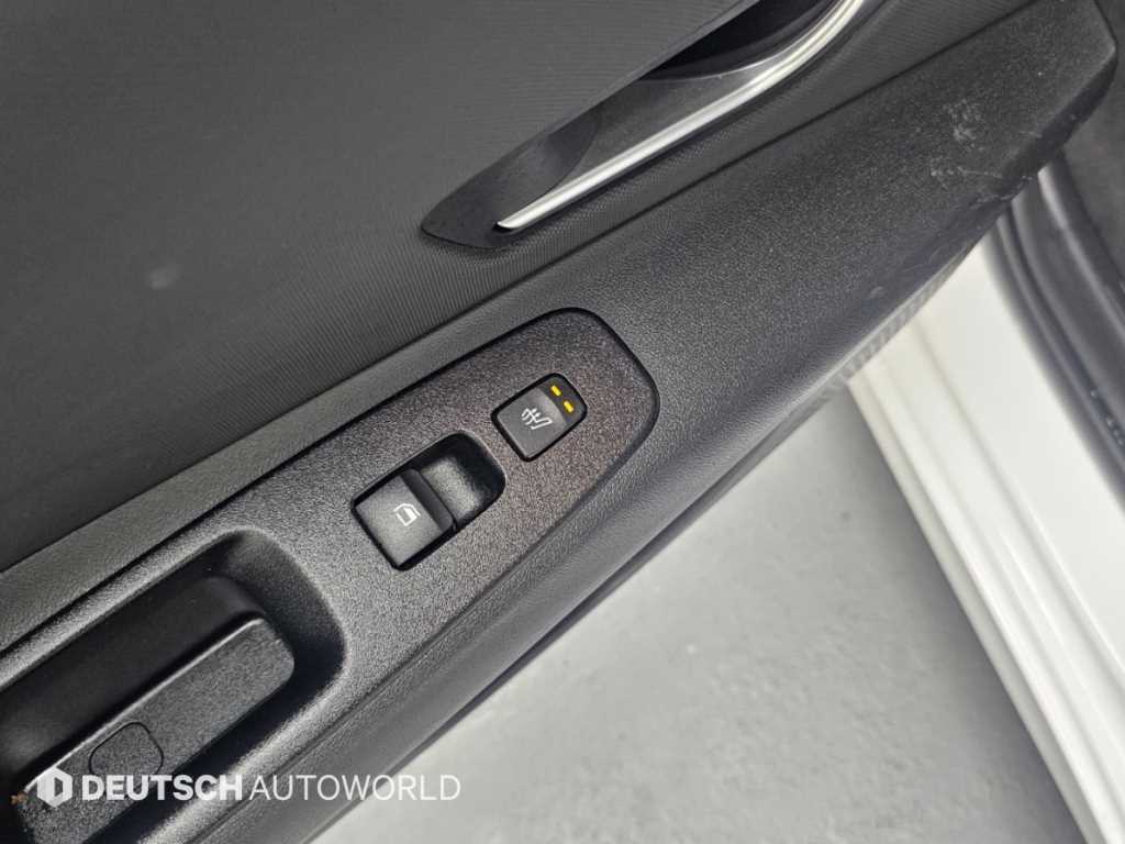 Hyundai Avante — photo 15