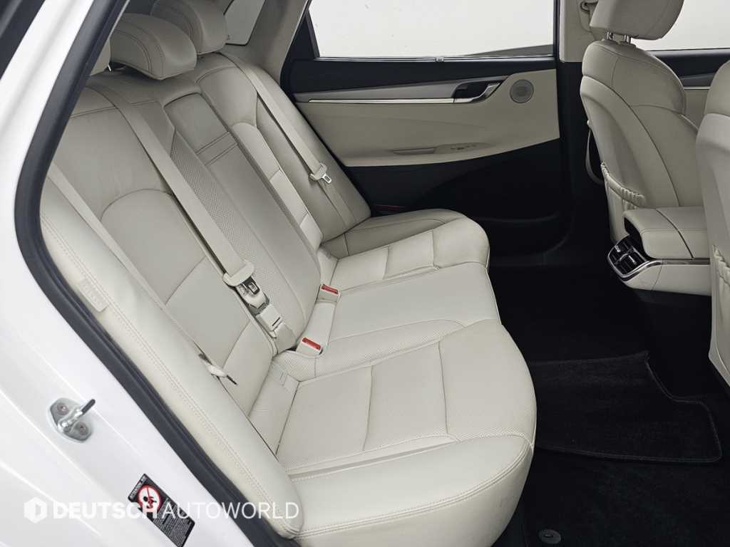Hyundai Grandeur — photo 11