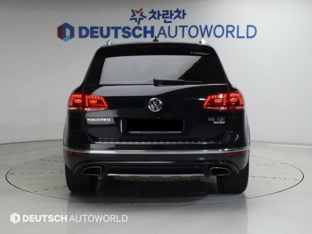 Volkswagen Touareg — photo 04