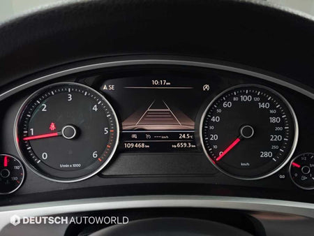 Volkswagen Touareg — photo 08
