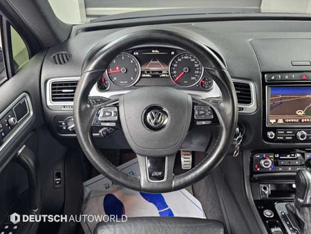Volkswagen Touareg — photo 13