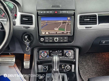 Volkswagen Touareg — photo 14
