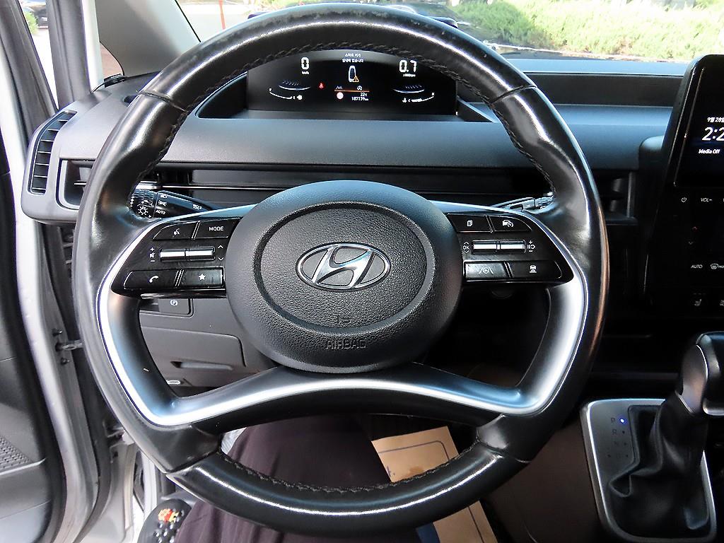 Hyundai Staria — photo 08