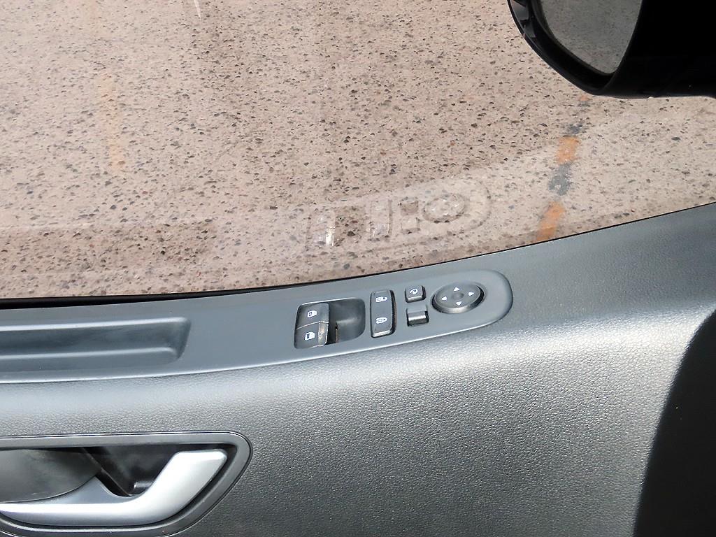 Hyundai Staria — photo 11