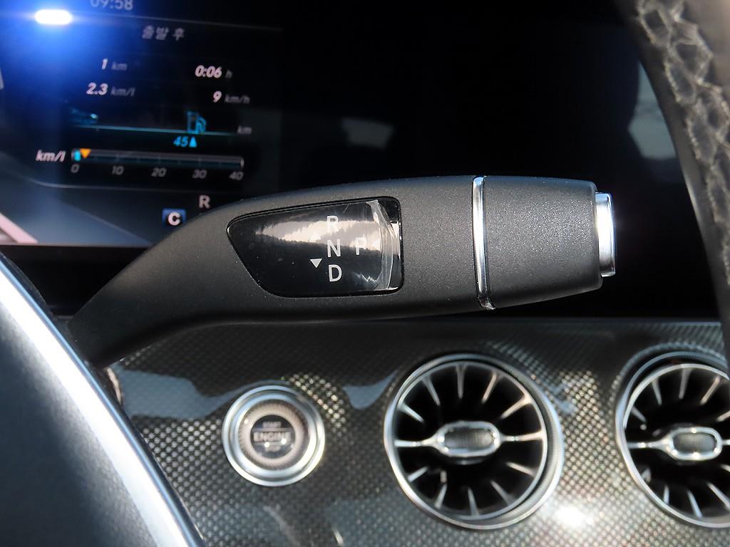 Mercedes-Benz E-Class — photo 11