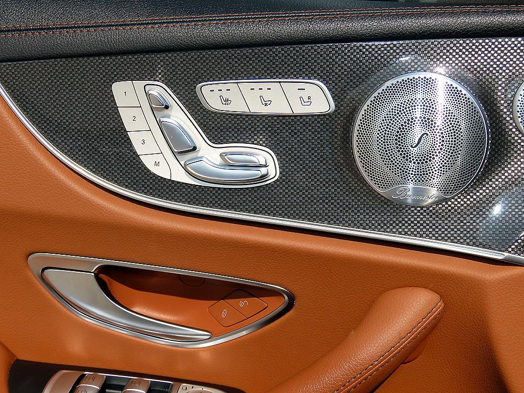 Mercedes-Benz E-Class — photo 12