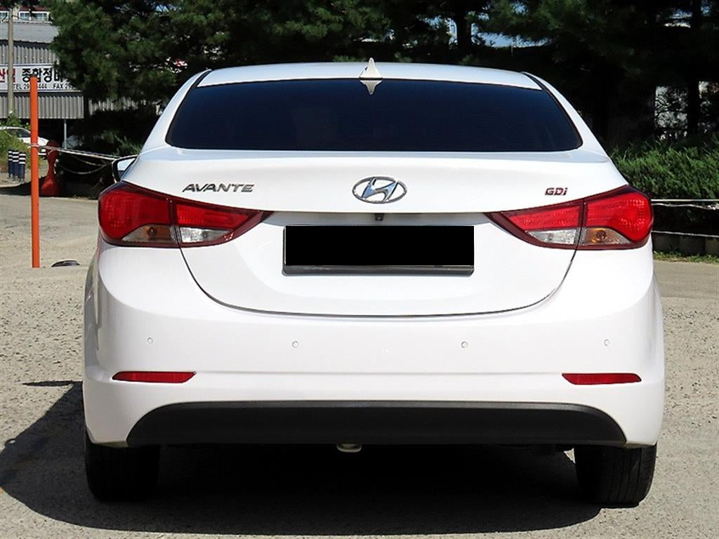 Hyundai Avante — photo 04