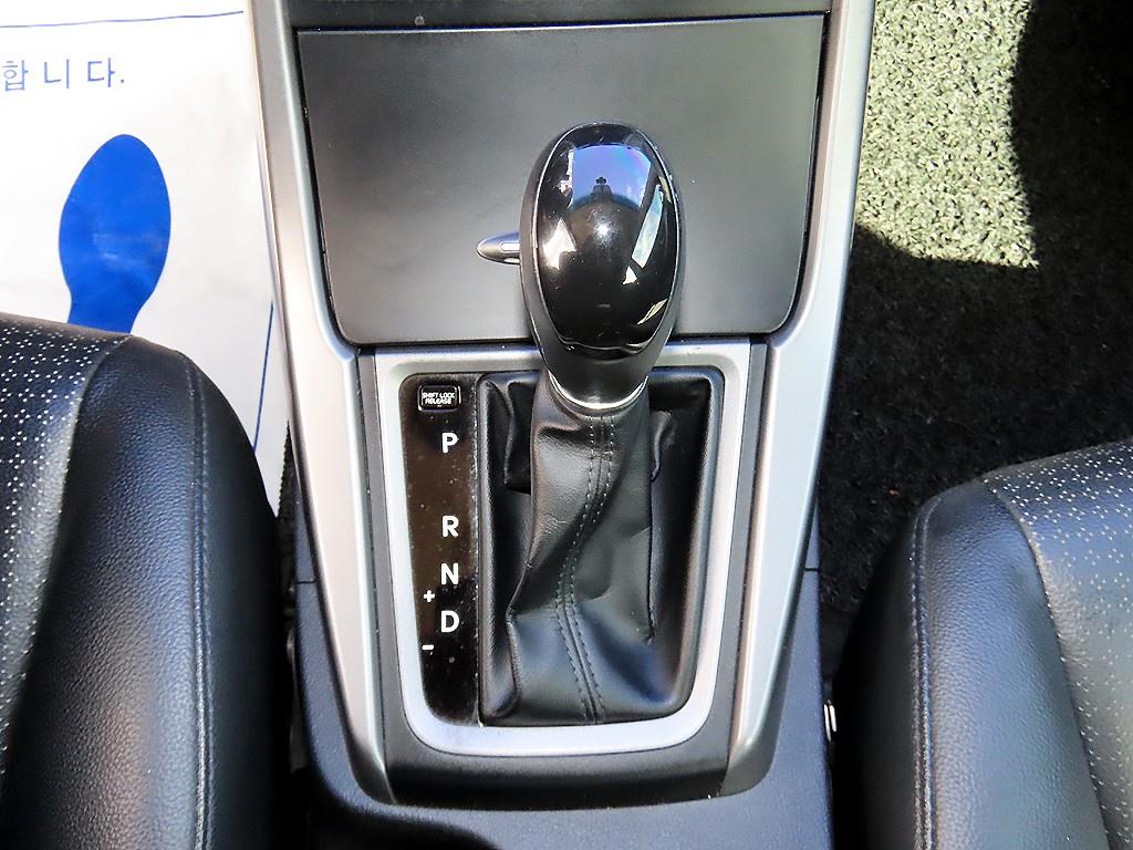 Hyundai Avante — photo 10