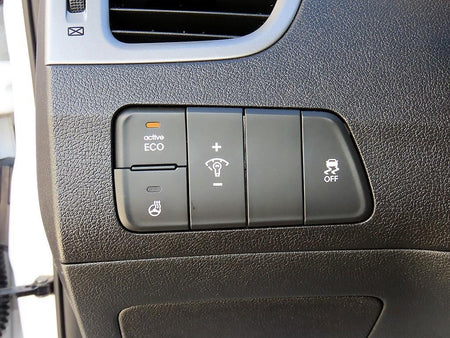 Hyundai Avante — photo 12