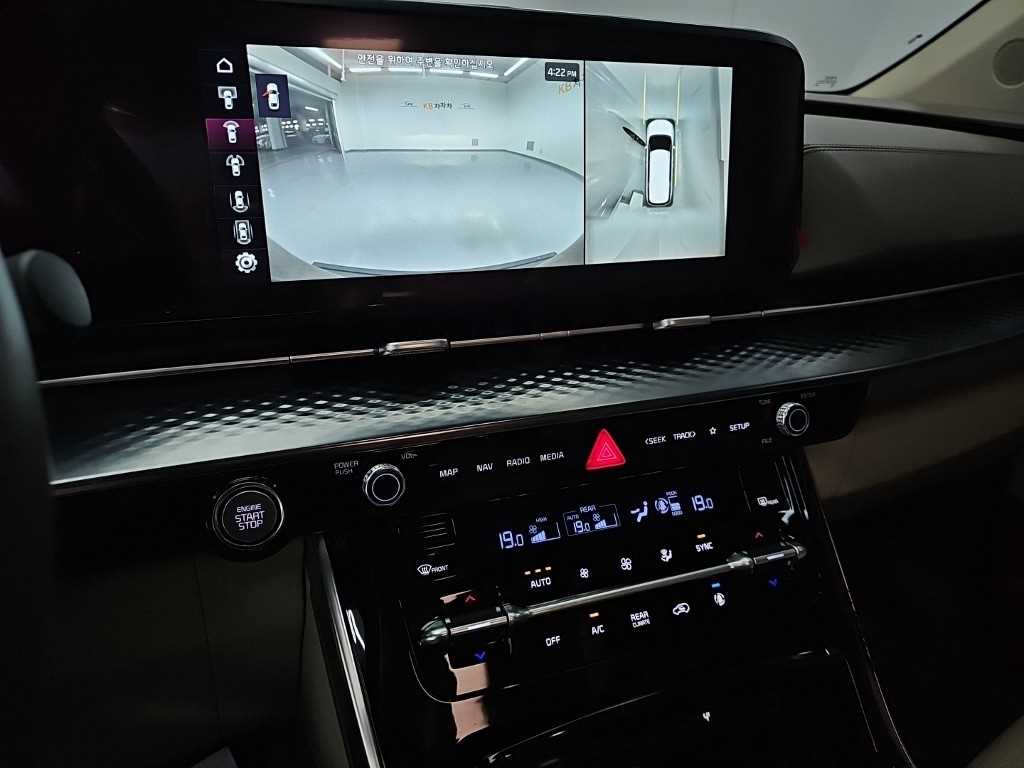 Kia Carnival — photo 10