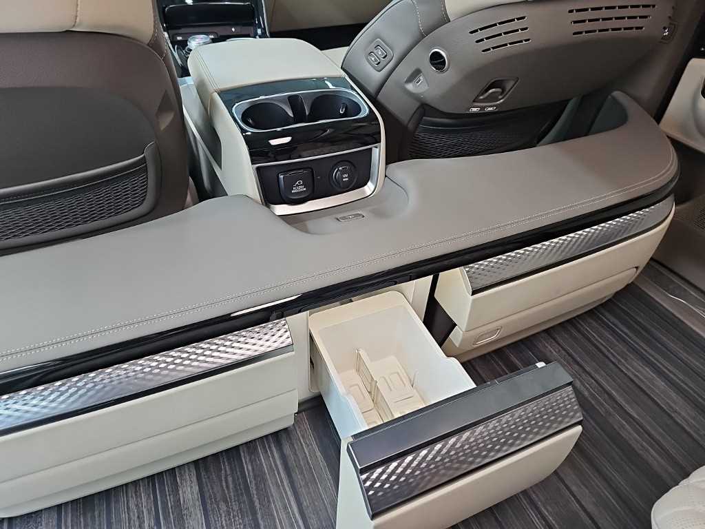Kia Carnival — photo 13