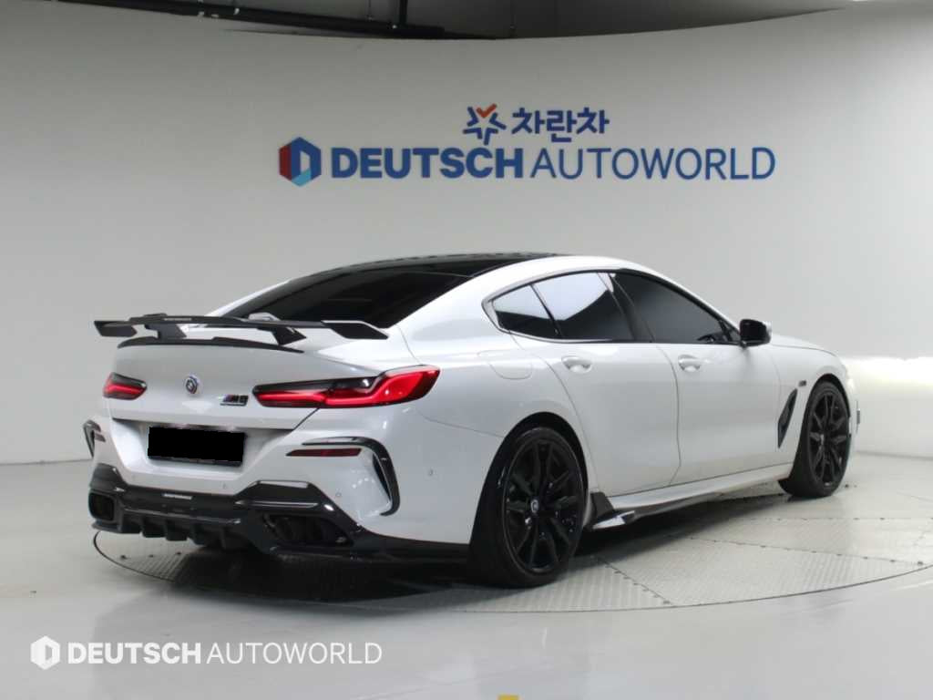 BMW 8-Series — photo 02