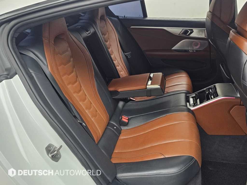 BMW 8-Series — photo 12