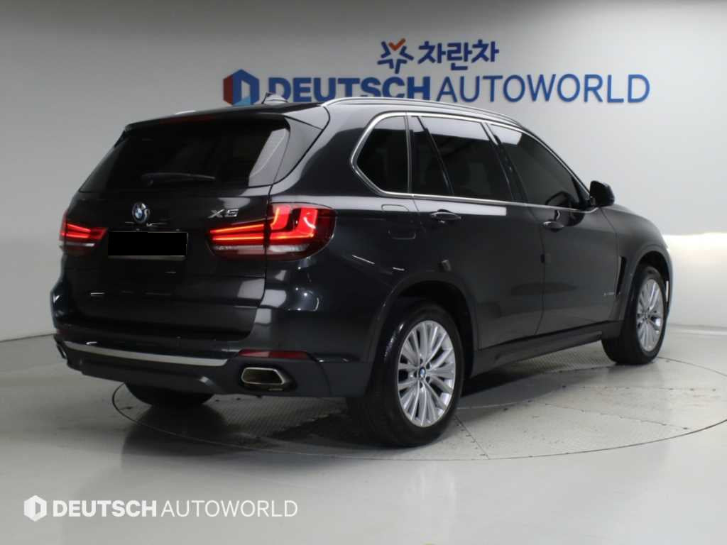 BMW X5 — photo 02