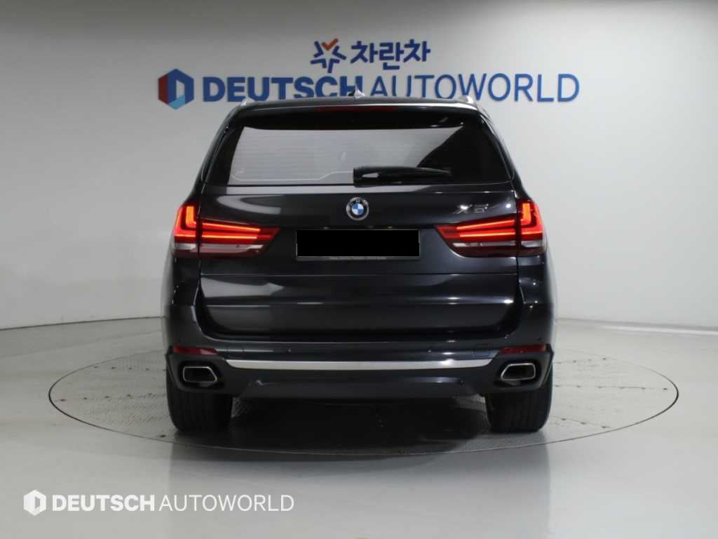 BMW X5 — photo 04
