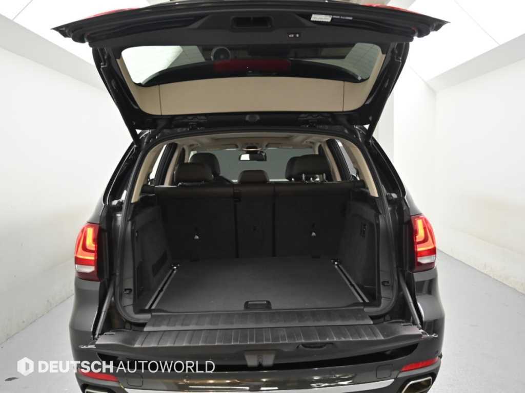 BMW X5 — photo 19