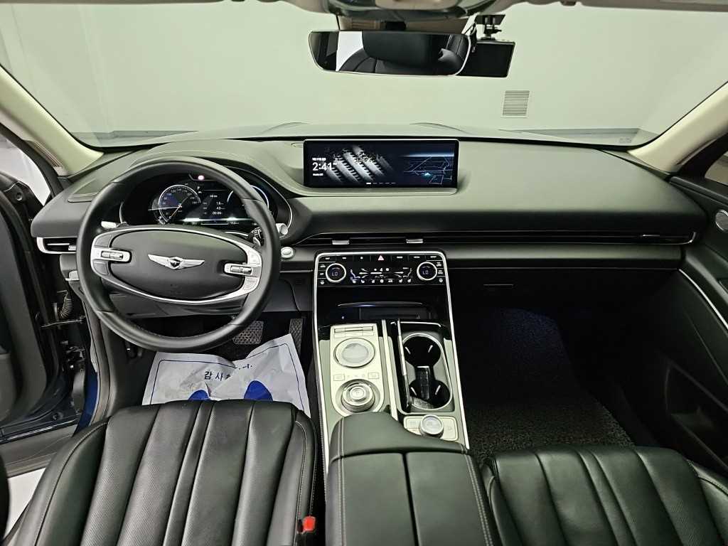 Genesis GV80 — photo 07
