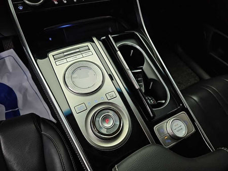 Genesis GV80 — photo 08