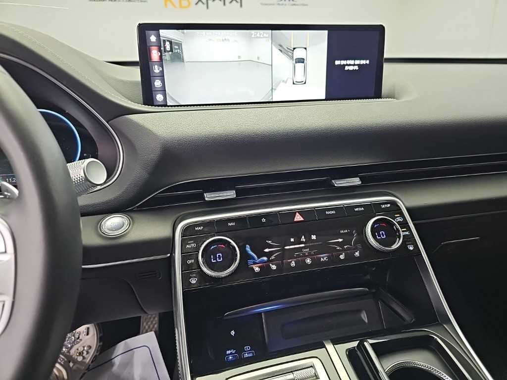 Genesis GV80 — photo 10