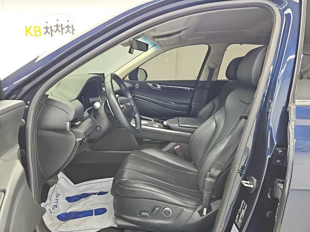 Genesis GV80 — photo 11