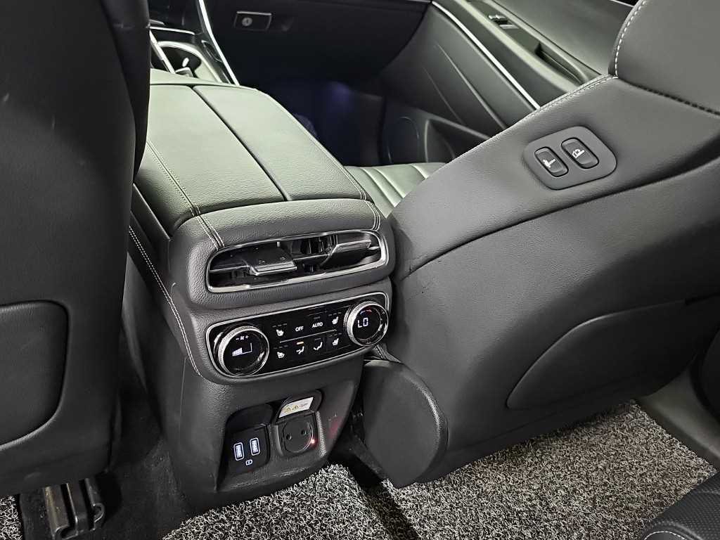 Genesis GV80 — photo 13