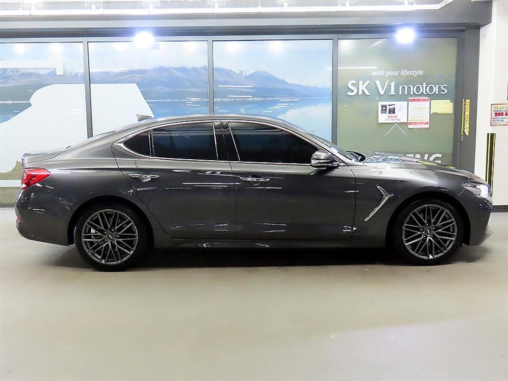 Genesis G70 — photo 03