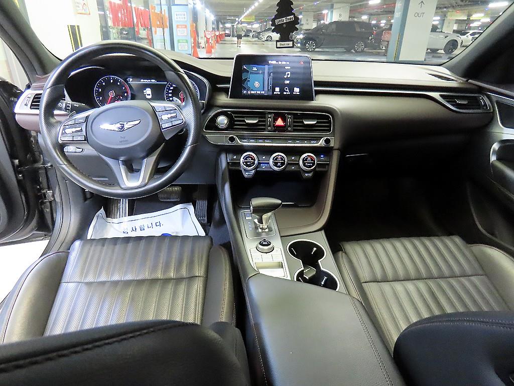 Genesis G70 — photo 09