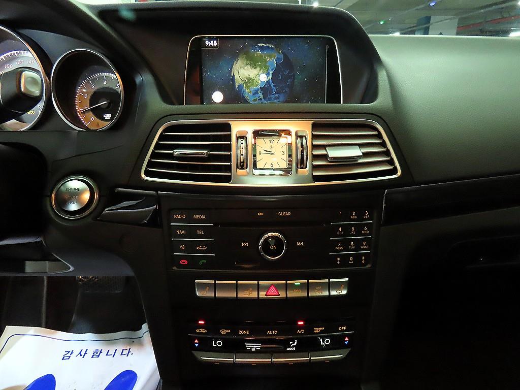 Mercedes-Benz E-Class — photo 11