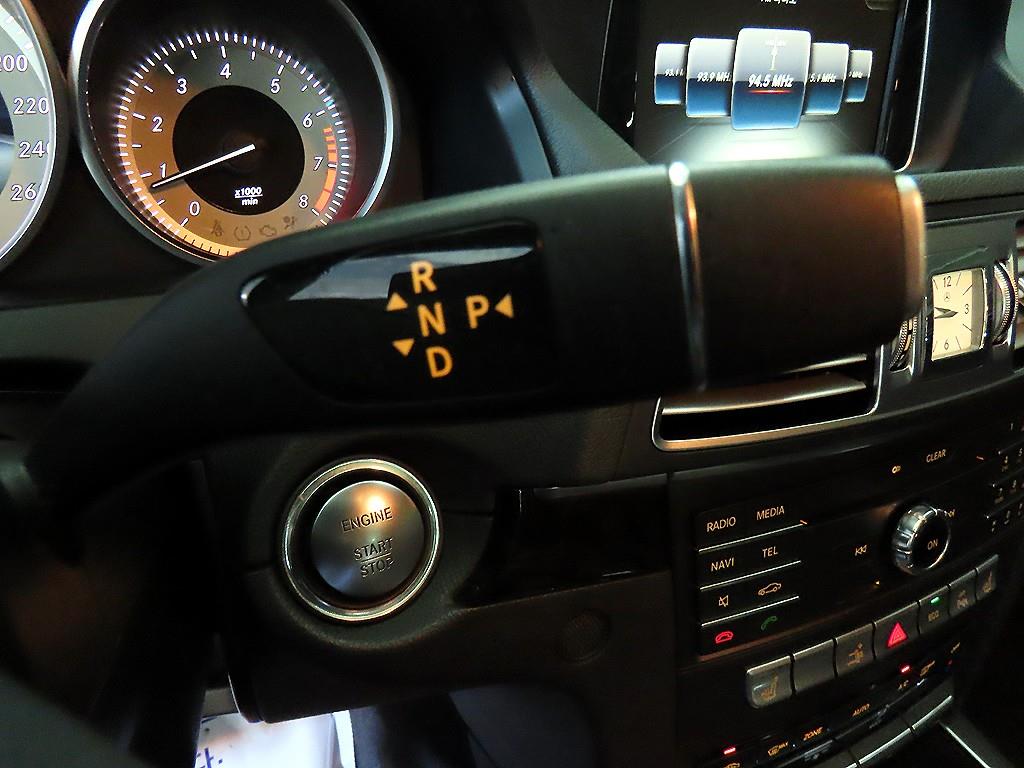 Mercedes-Benz E-Class — photo 12