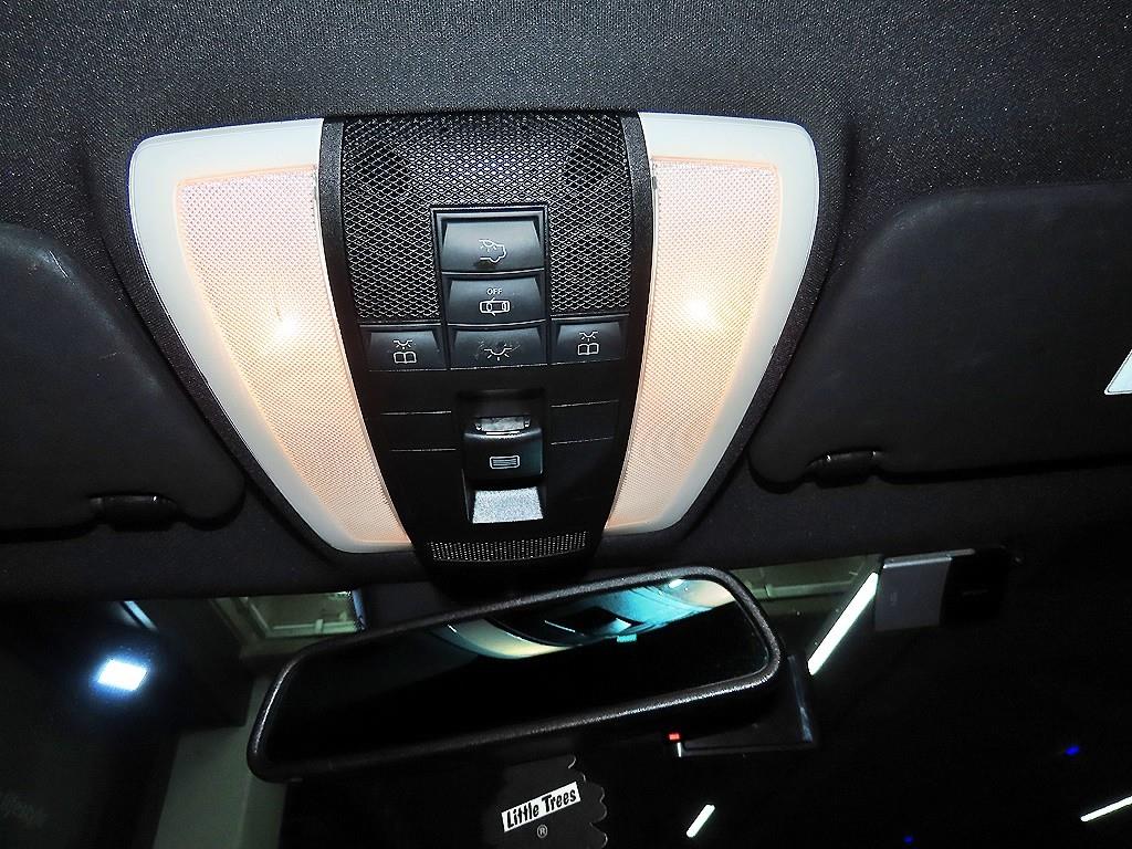 Mercedes-Benz E-Class — photo 16