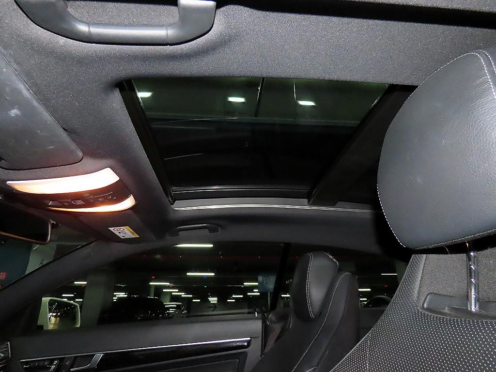 Mercedes-Benz E-Class — photo 17