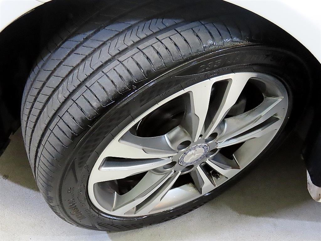 Mercedes-Benz E-Class — photo 19
