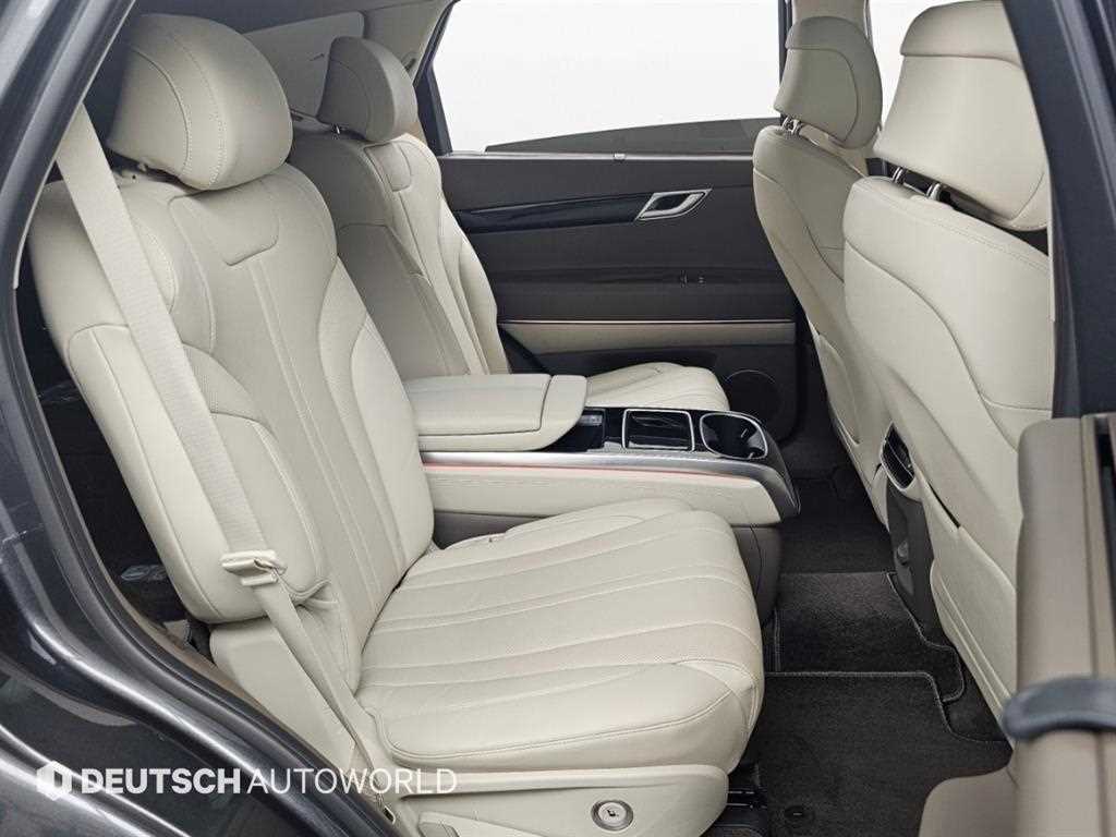 Genesis GV80 — photo 12