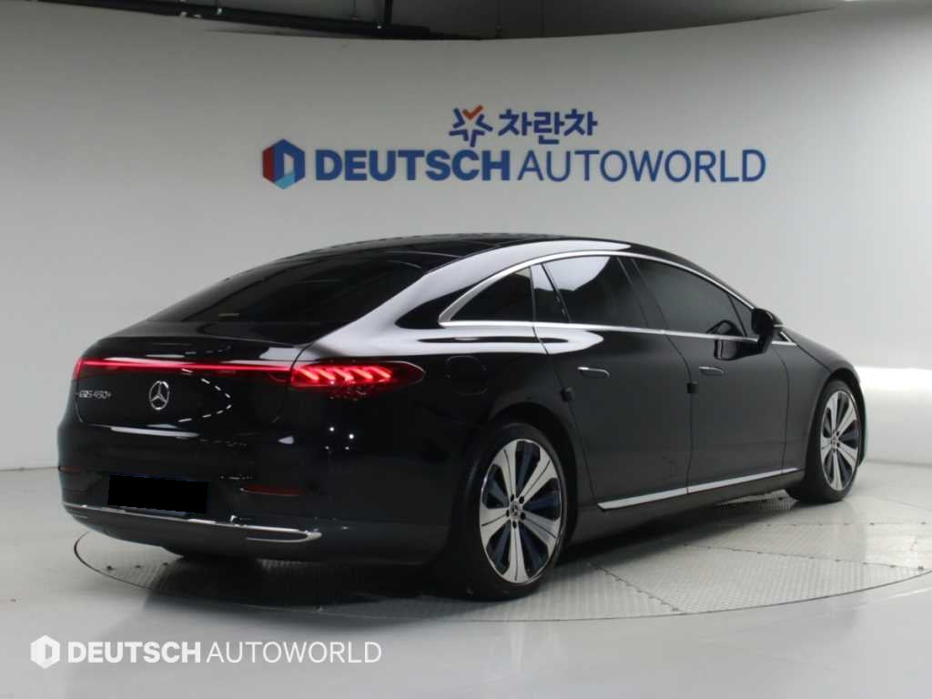 Mercedes-Benz EQS — photo 02
