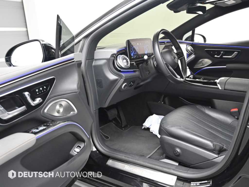 Mercedes-Benz EQS — photo 11