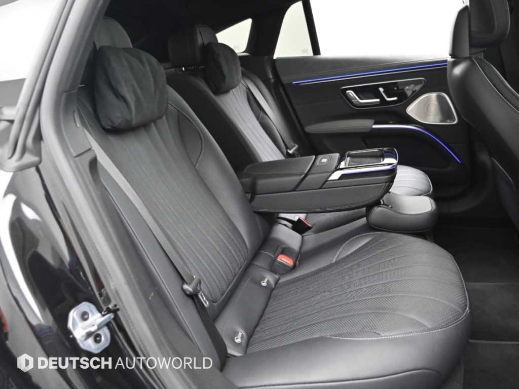 Mercedes-Benz EQS — photo 12