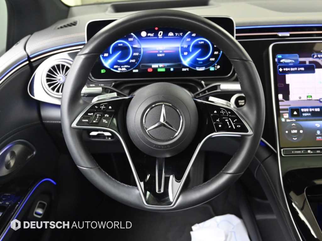 Mercedes-Benz EQS — photo 13