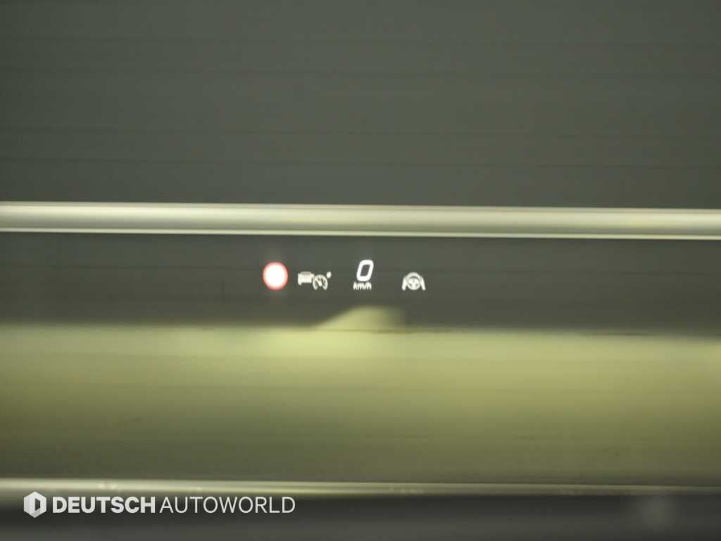 Mercedes-Benz EQS — photo 17