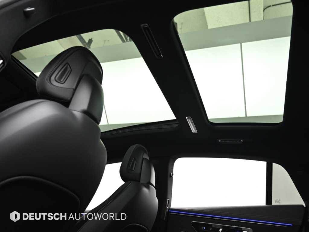 Mercedes-Benz EQS — photo 18