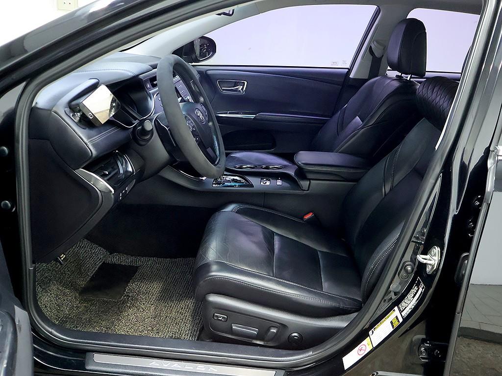 Toyota Avalon — photo 11