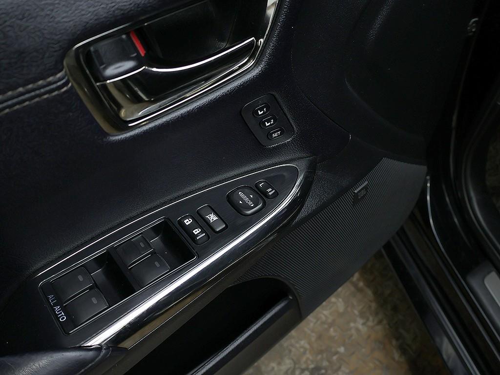 Toyota Avalon — photo 13