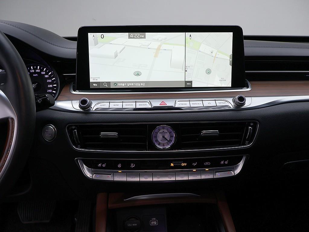 Kia K9 — photo 09