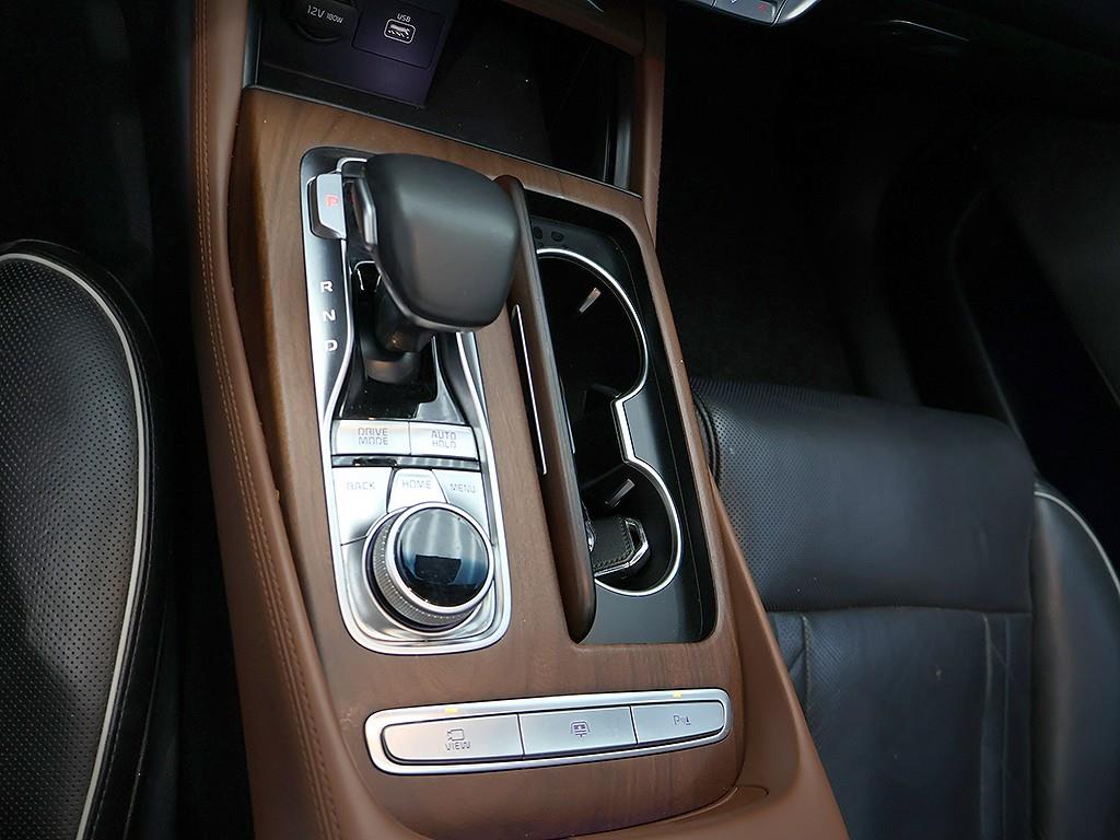 Kia K9 — photo 10