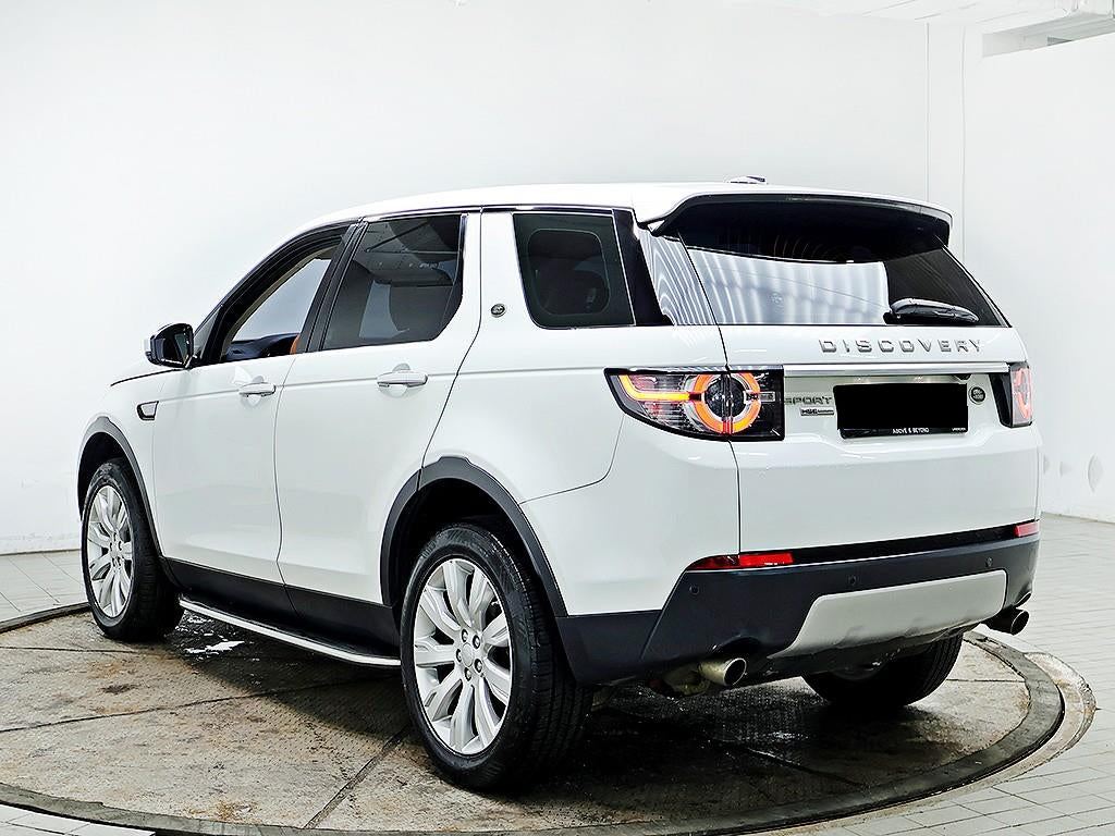 Land Rover Discovery Sport — photo 04