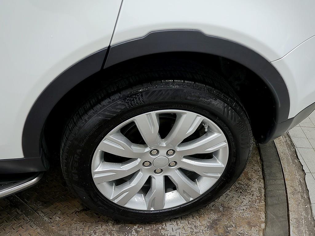 Land Rover Discovery Sport — photo 08