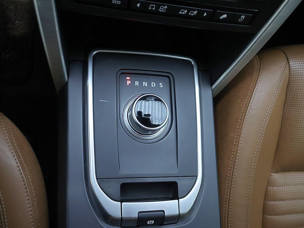 Land Rover Discovery Sport — photo 10
