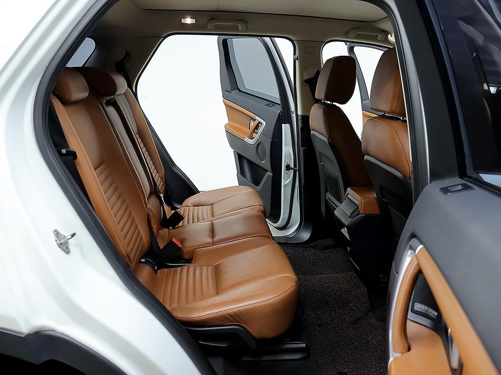 Land Rover Discovery Sport — photo 12